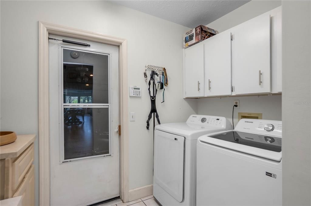 Active With Contract: $300,000 (3 beds, 2 baths, 1635 Square Feet)