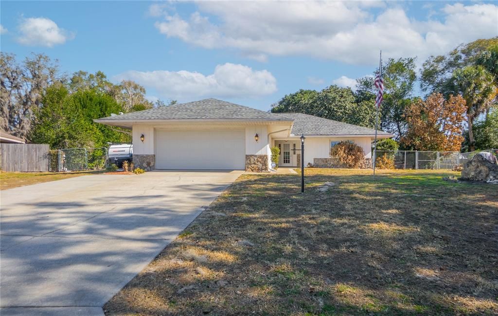 Active With Contract: $300,000 (3 beds, 2 baths, 1635 Square Feet)