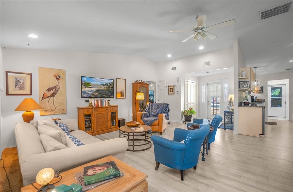 Active With Contract: $300,000 (3 beds, 2 baths, 1635 Square Feet)