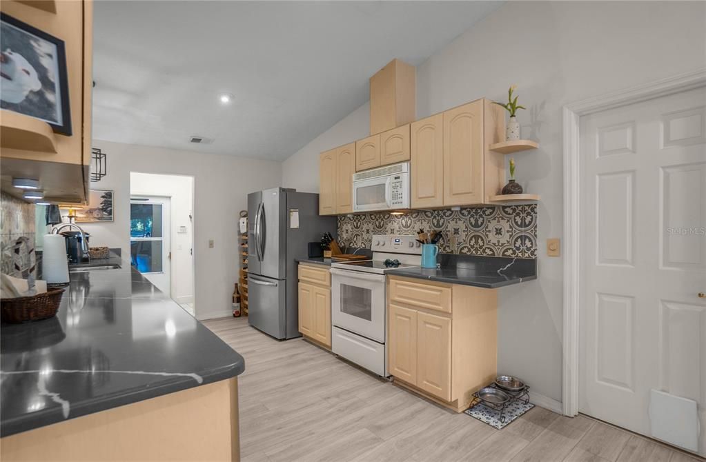 Active With Contract: $300,000 (3 beds, 2 baths, 1635 Square Feet)