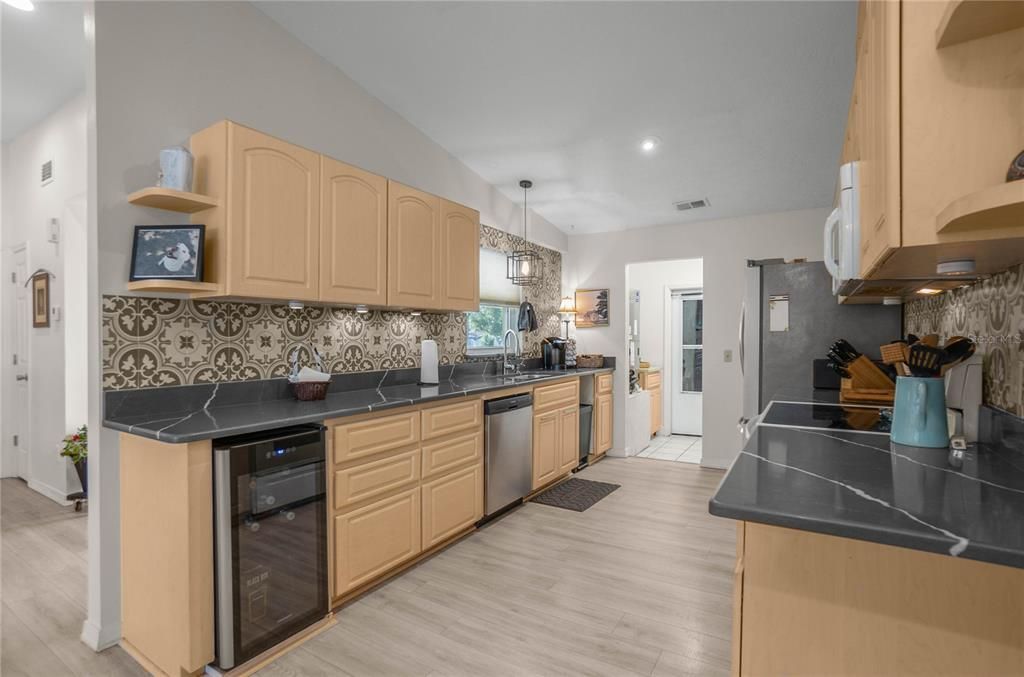 Active With Contract: $300,000 (3 beds, 2 baths, 1635 Square Feet)