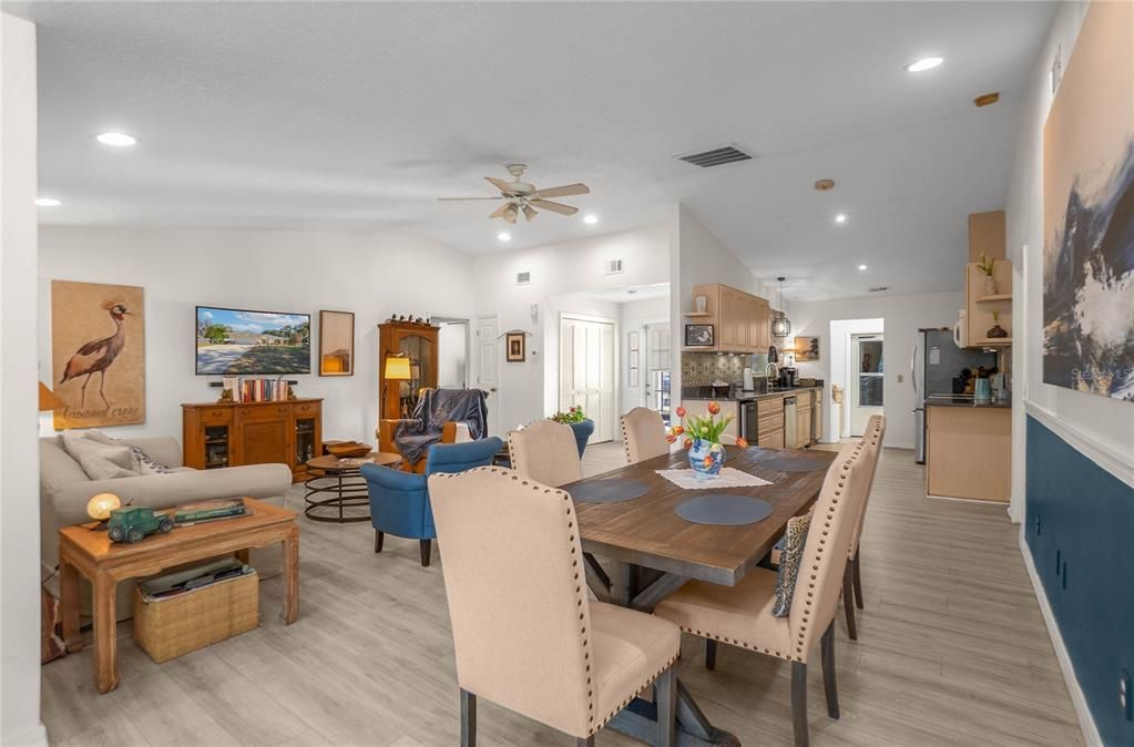 Active With Contract: $300,000 (3 beds, 2 baths, 1635 Square Feet)