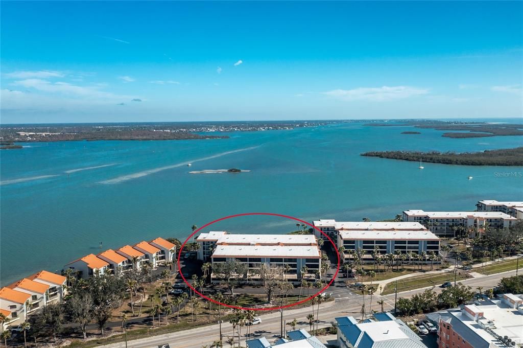 En Venta: $295,000 (2 camas, 2 baños, 1070 Pies cuadrados)