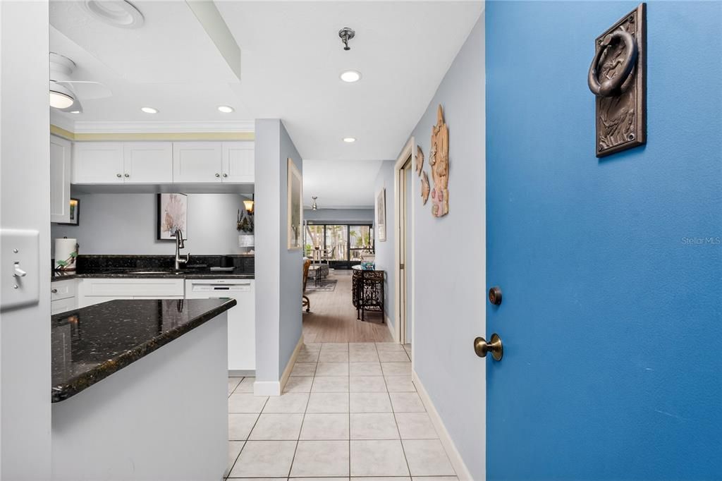 En Venta: $295,000 (2 camas, 2 baños, 1070 Pies cuadrados)