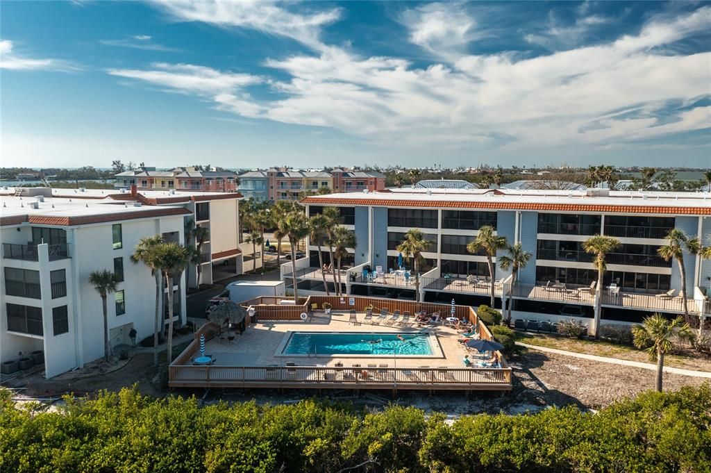 En Venta: $295,000 (2 camas, 2 baños, 1070 Pies cuadrados)