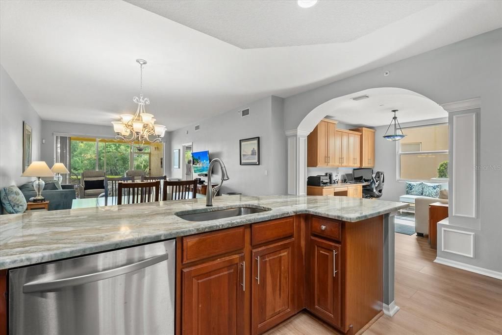 For Sale: $322,900 (2 beds, 2 baths, 1552 Square Feet)
