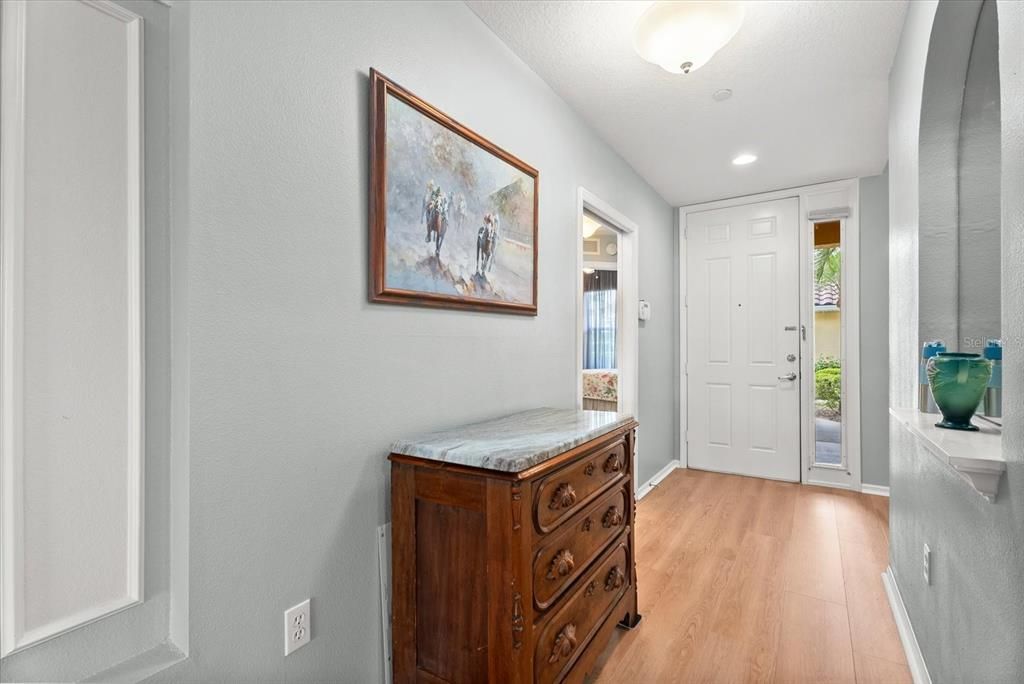 For Sale: $322,900 (2 beds, 2 baths, 1552 Square Feet)