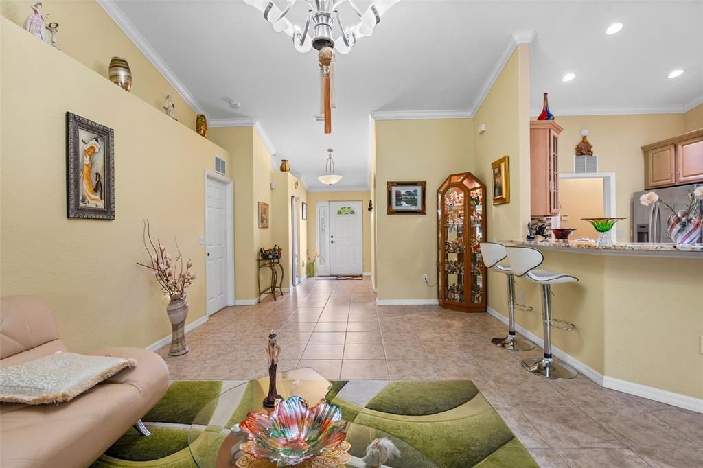 Activo con contrato: $325,500 (3 camas, 2 baños, 1766 Pies cuadrados)