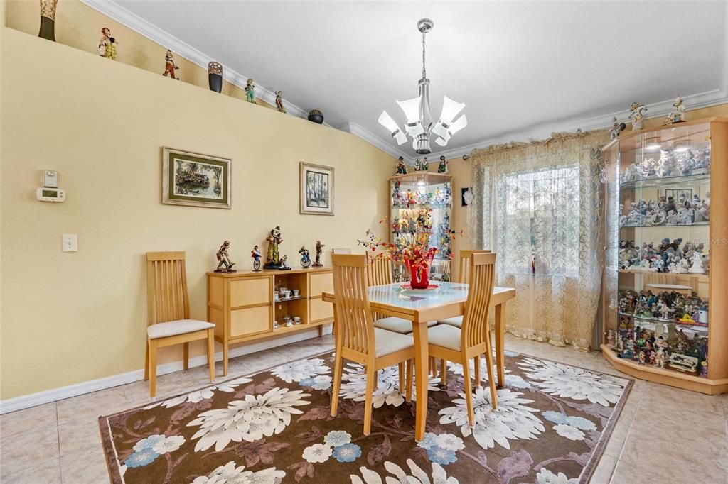 Activo con contrato: $325,500 (3 camas, 2 baños, 1766 Pies cuadrados)