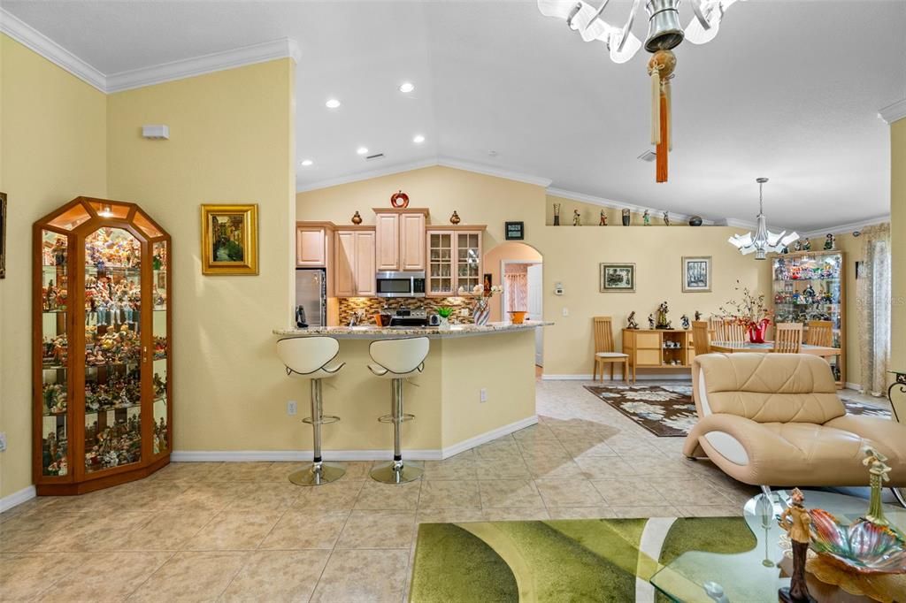Activo con contrato: $325,500 (3 camas, 2 baños, 1766 Pies cuadrados)