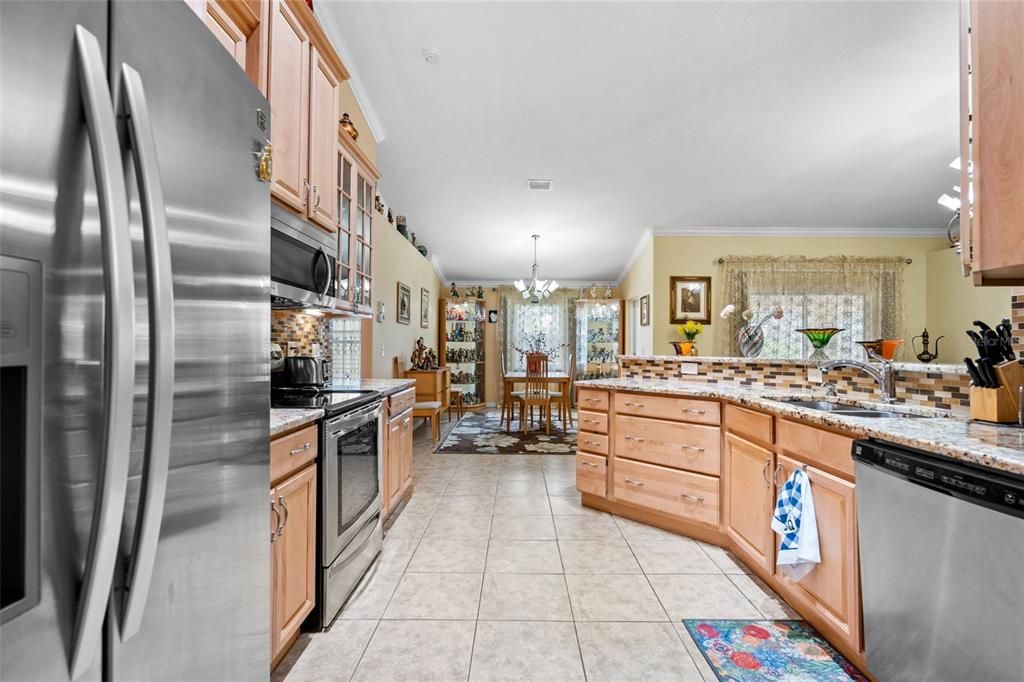 Activo con contrato: $325,500 (3 camas, 2 baños, 1766 Pies cuadrados)
