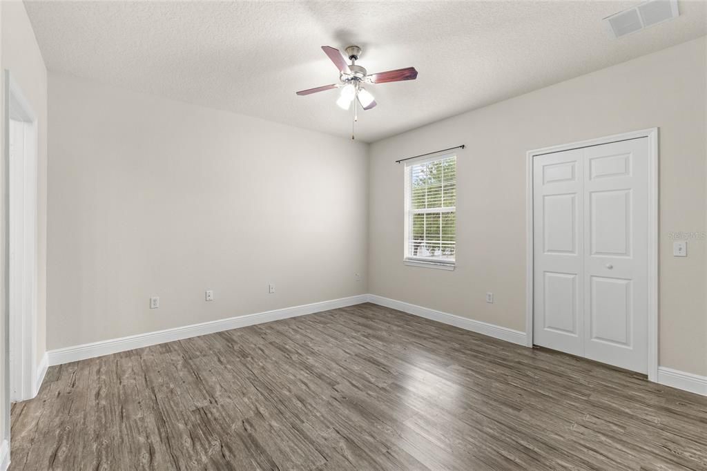 For Sale: $310,000 (3 beds, 2 baths, 1499 Square Feet)