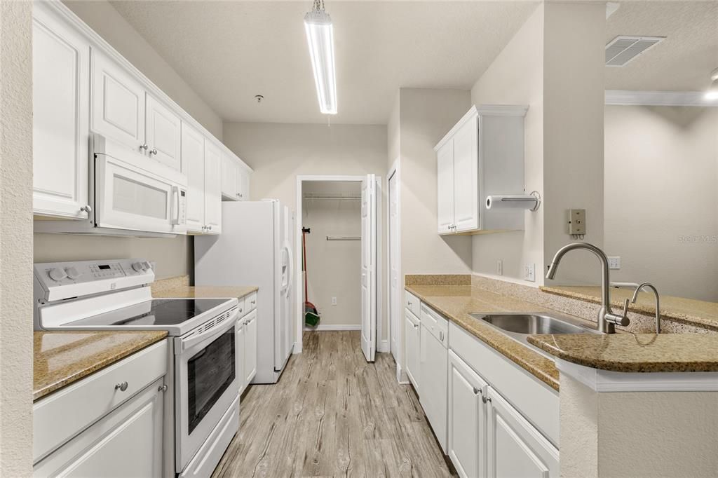 For Sale: $310,000 (3 beds, 2 baths, 1499 Square Feet)