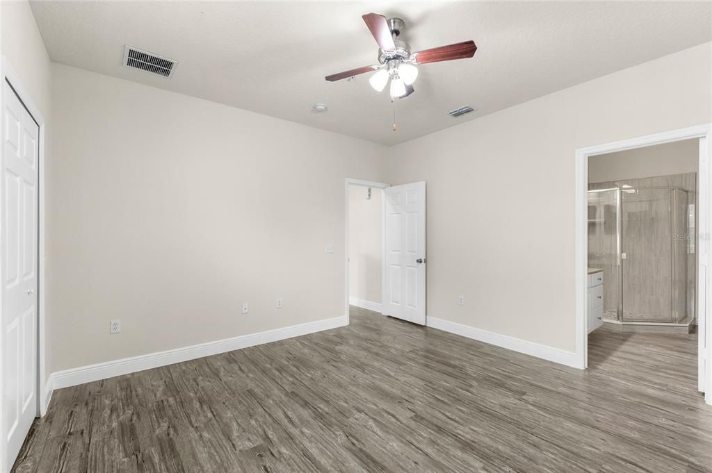For Sale: $310,000 (3 beds, 2 baths, 1499 Square Feet)