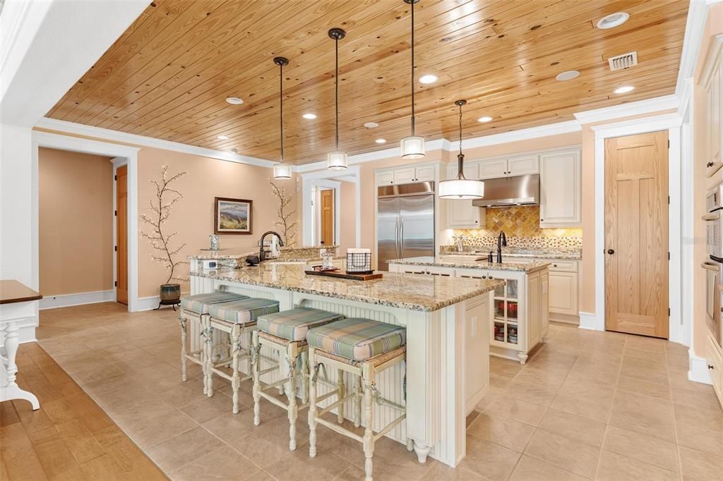 En Venta: $1,390,000 (3 camas, 3 baños, 3308 Pies cuadrados)