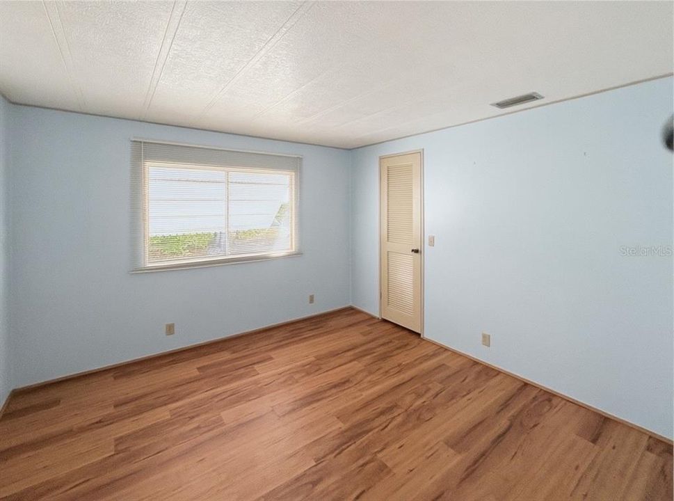 For Sale: $139,900 (2 beds, 2 baths, 1152 Square Feet)