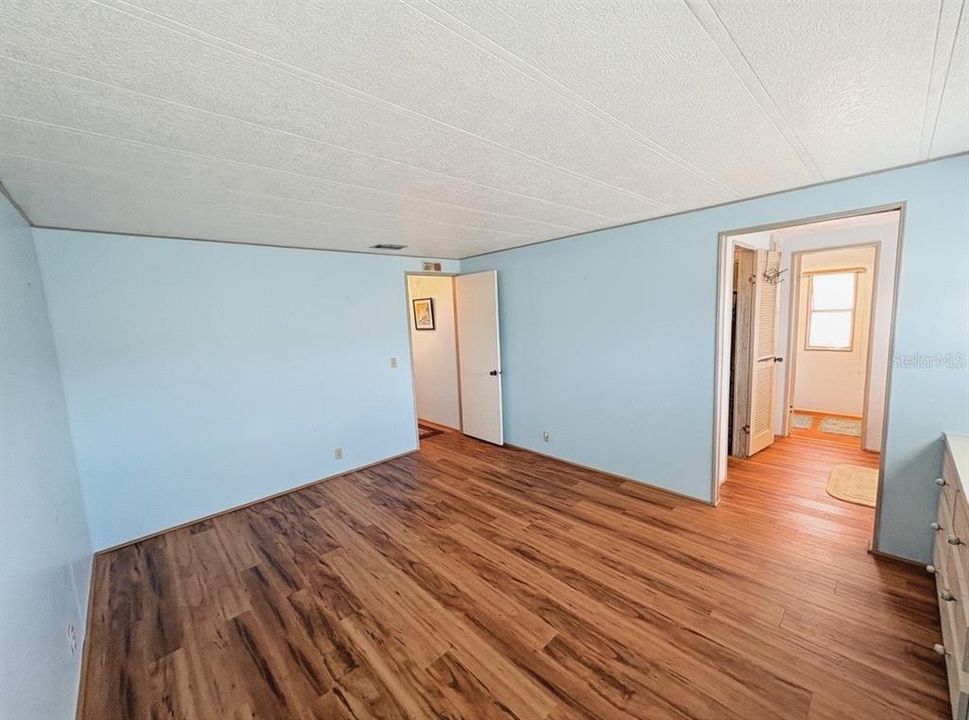 For Sale: $139,900 (2 beds, 2 baths, 1152 Square Feet)