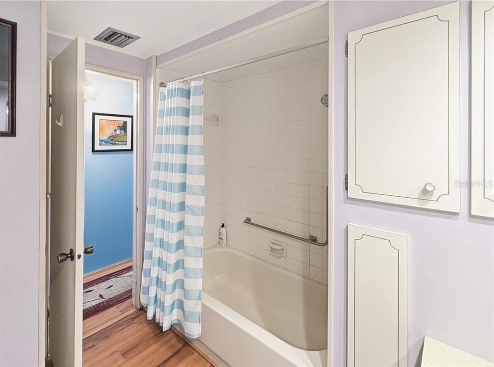 For Sale: $139,900 (2 beds, 2 baths, 1152 Square Feet)