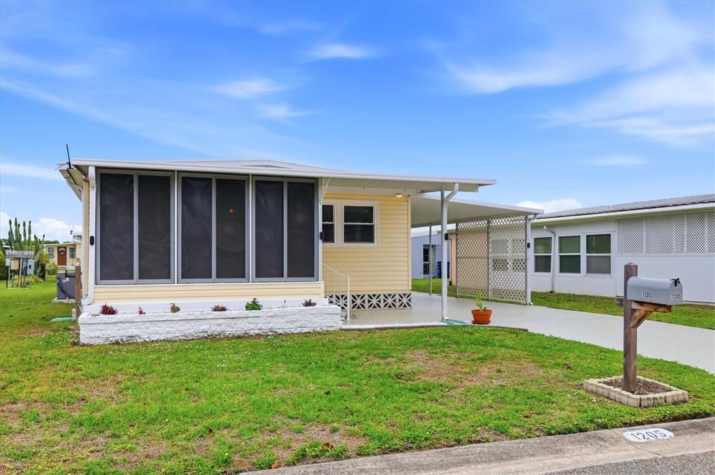 For Sale: $160,000 (2 beds, 2 baths, 1056 Square Feet)