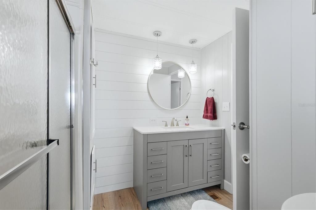 For Sale: $160,000 (2 beds, 2 baths, 1056 Square Feet)