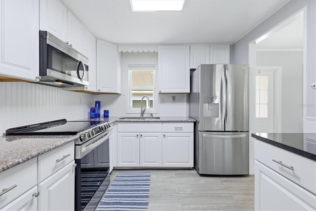 For Sale: $160,000 (2 beds, 2 baths, 1056 Square Feet)