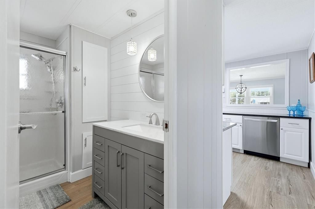 For Sale: $160,000 (2 beds, 2 baths, 1056 Square Feet)