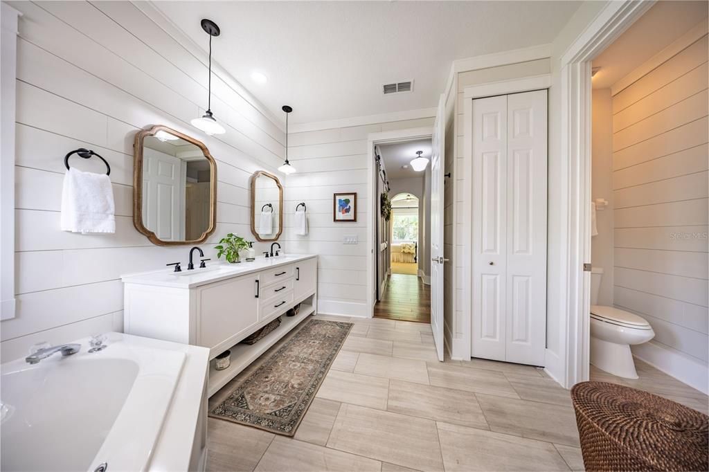 Active With Contract: $485,000 (3 beds, 2 baths, 1955 Square Feet)