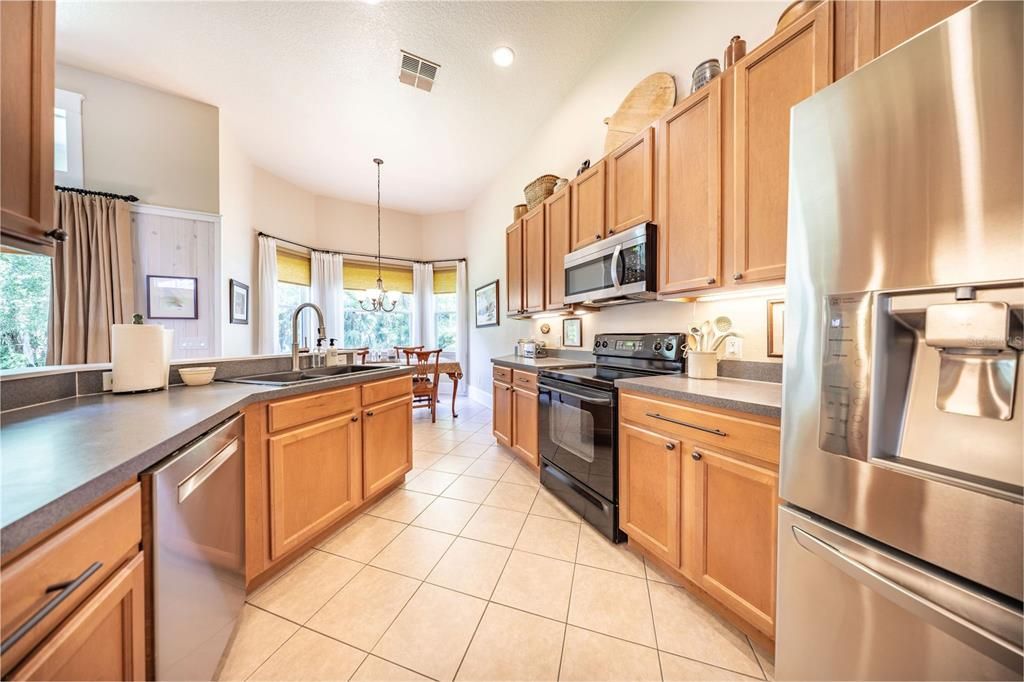Active With Contract: $485,000 (3 beds, 2 baths, 1955 Square Feet)