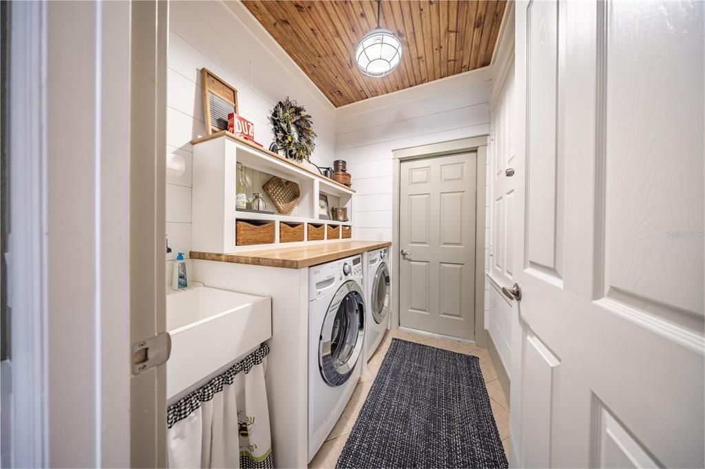 Active With Contract: $485,000 (3 beds, 2 baths, 1955 Square Feet)