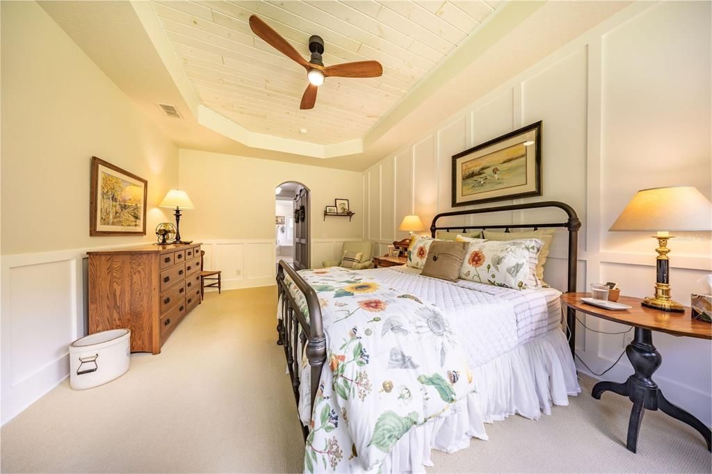 Active With Contract: $485,000 (3 beds, 2 baths, 1955 Square Feet)