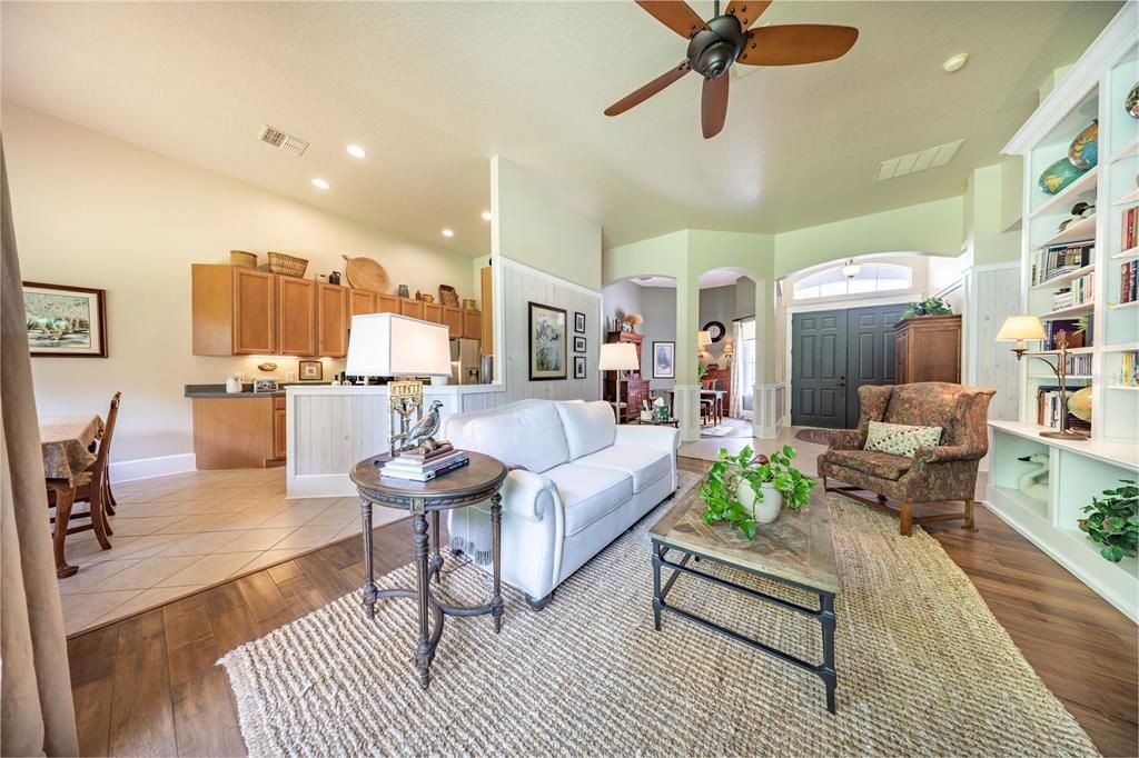Active With Contract: $485,000 (3 beds, 2 baths, 1955 Square Feet)