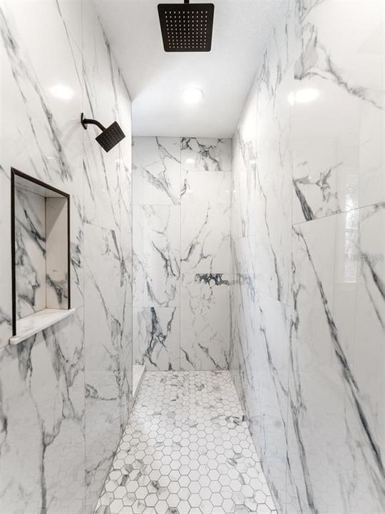 En Venta: $2,800,000 (4 camas, 3 baños, 3352 Pies cuadrados)