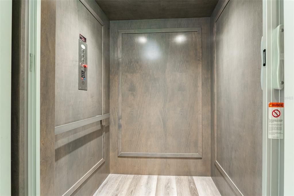 En Venta: $2,800,000 (4 camas, 3 baños, 3352 Pies cuadrados)