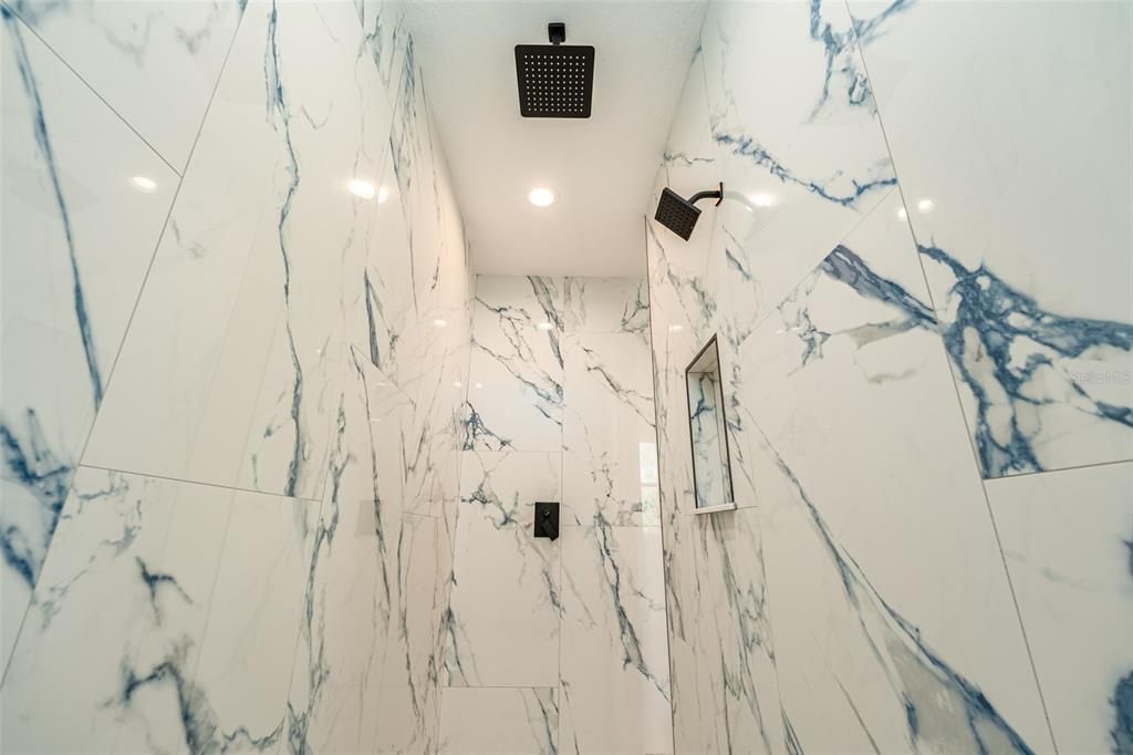 En Venta: $2,800,000 (4 camas, 3 baños, 3352 Pies cuadrados)