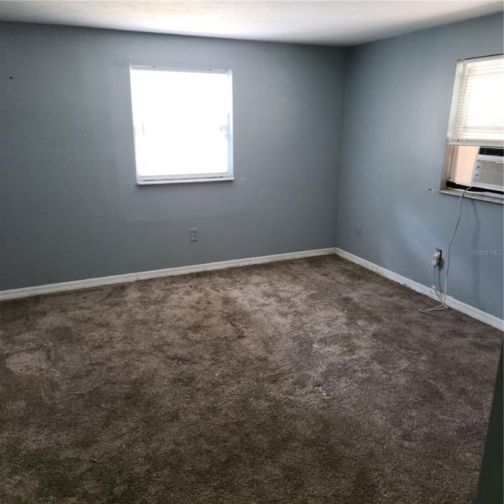 For Sale: $270,000 (4 beds, 2 baths, 1284 Square Feet)