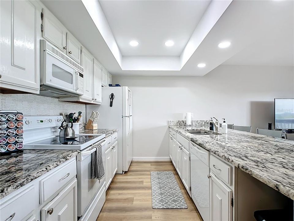 For Sale: $619,000 (2 beds, 2 baths, 1055 Square Feet)