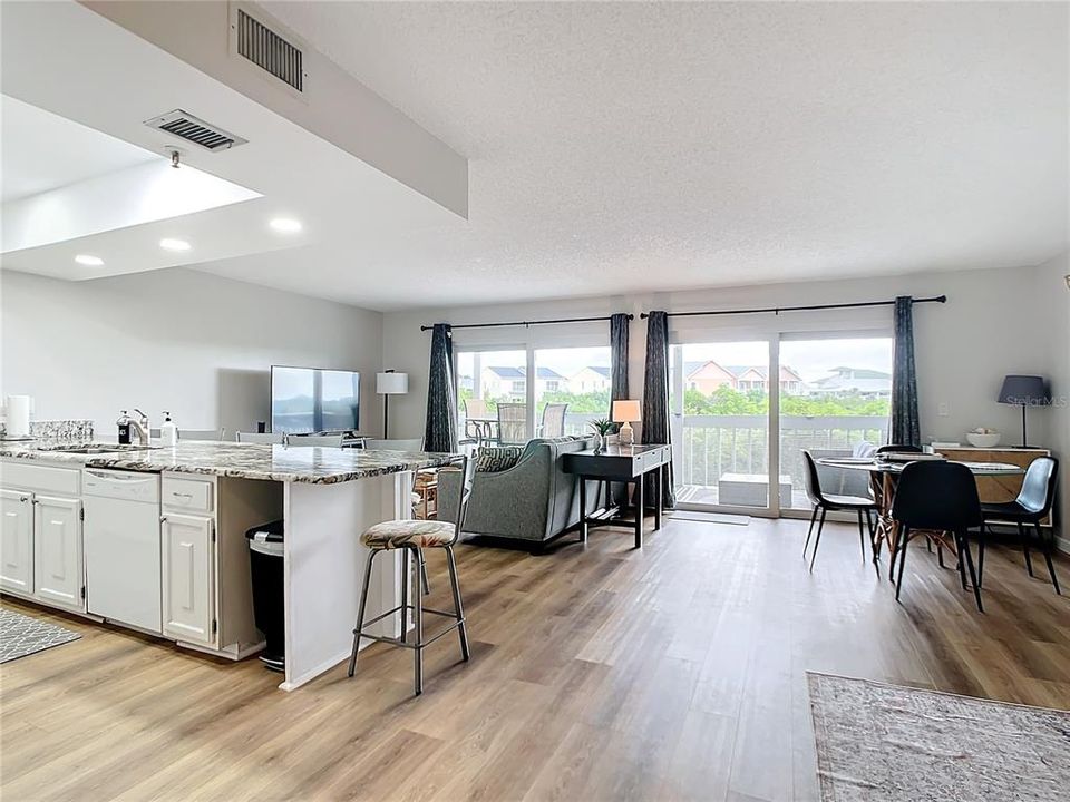 For Sale: $619,000 (2 beds, 2 baths, 1055 Square Feet)