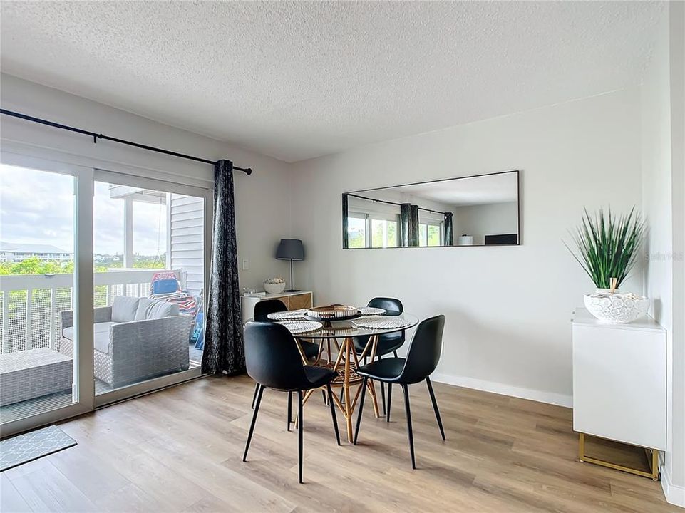 For Sale: $619,000 (2 beds, 2 baths, 1055 Square Feet)