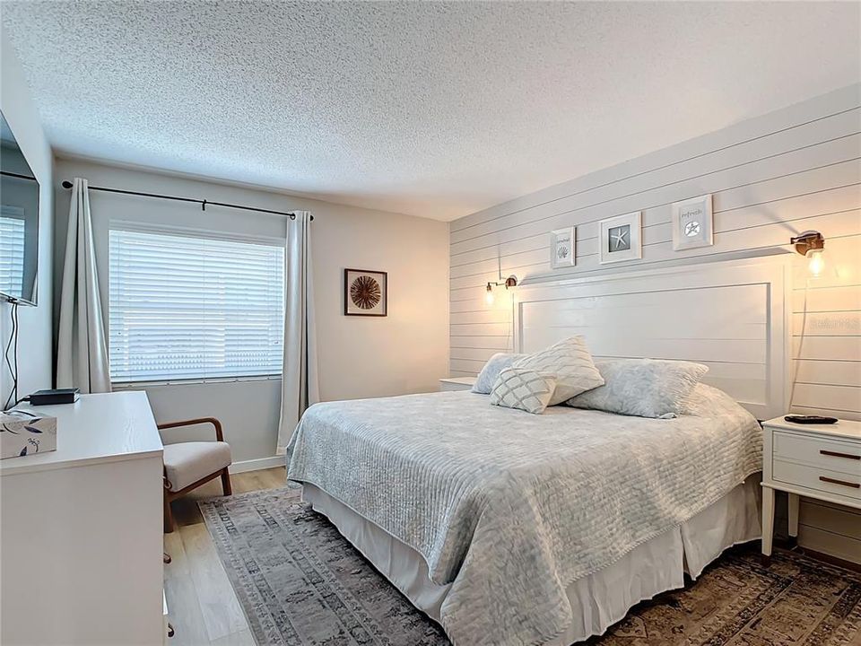 For Sale: $619,000 (2 beds, 2 baths, 1055 Square Feet)