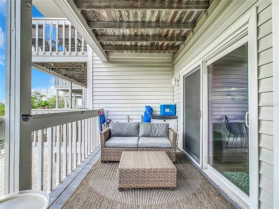 For Sale: $619,000 (2 beds, 2 baths, 1055 Square Feet)