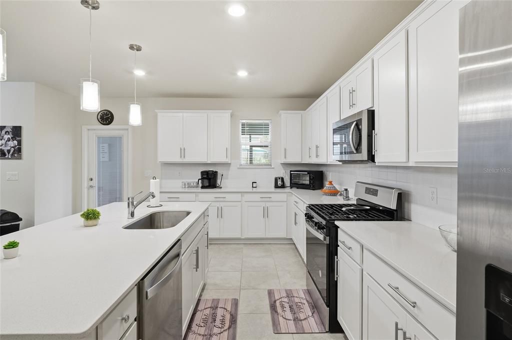 For Sale: $495,000 (3 beds, 2 baths, 2296 Square Feet)