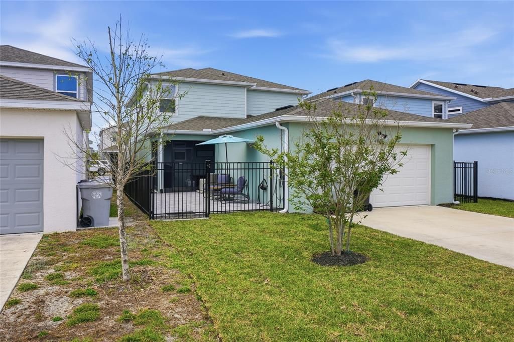 For Sale: $495,000 (3 beds, 2 baths, 2296 Square Feet)