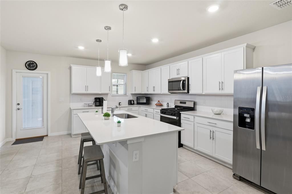 For Sale: $495,000 (3 beds, 2 baths, 2296 Square Feet)