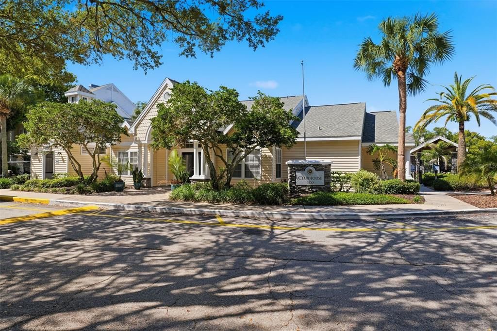 For Sale: $175,000 (2 beds, 1 baths, 945 Square Feet)