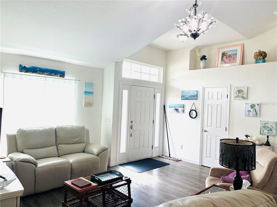 For Sale: $339,000 (3 beds, 2 baths, 1308 Square Feet)