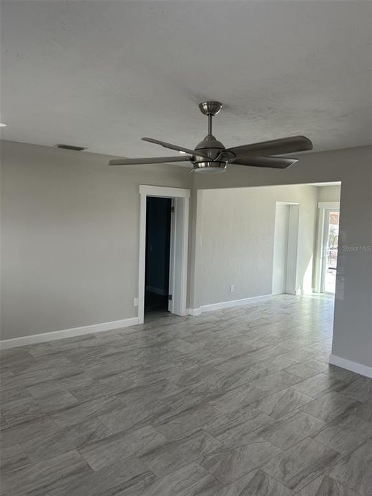 Active With Contract: $3,800 (3 beds, 2 baths, 1305 Square Feet)