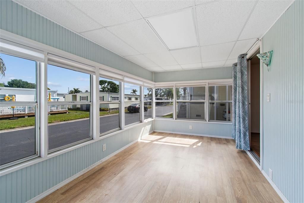 Active With Contract: $165,000 (2 beds, 2 baths, 1128 Square Feet)