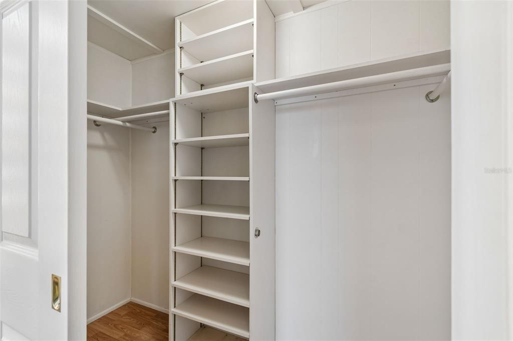 Active With Contract: $165,000 (2 beds, 2 baths, 1128 Square Feet)