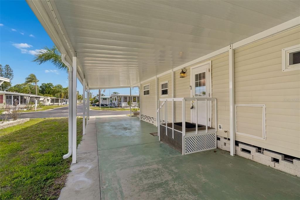 Active With Contract: $165,000 (2 beds, 2 baths, 1128 Square Feet)