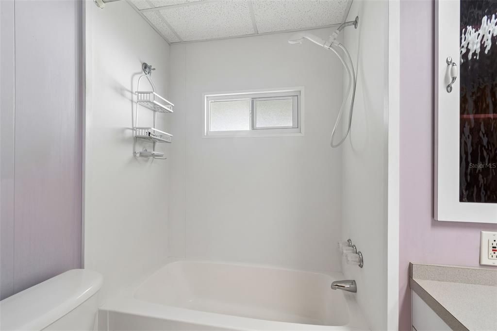 Active With Contract: $165,000 (2 beds, 2 baths, 1128 Square Feet)